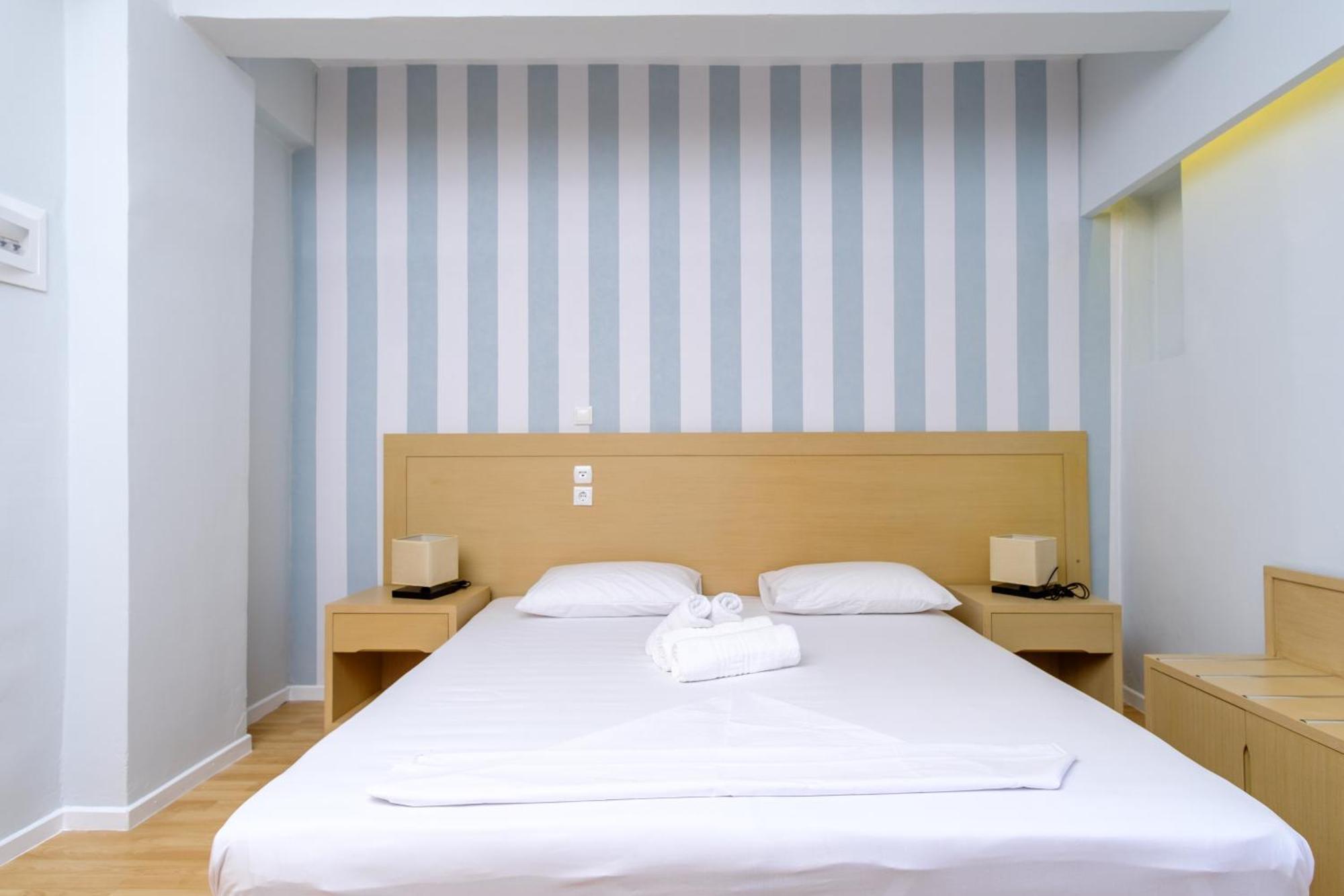 Aphrodite Hotel Syros Kini Eksteriør bilde