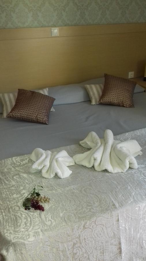 Aphrodite Hotel Syros Kini Eksteriør bilde