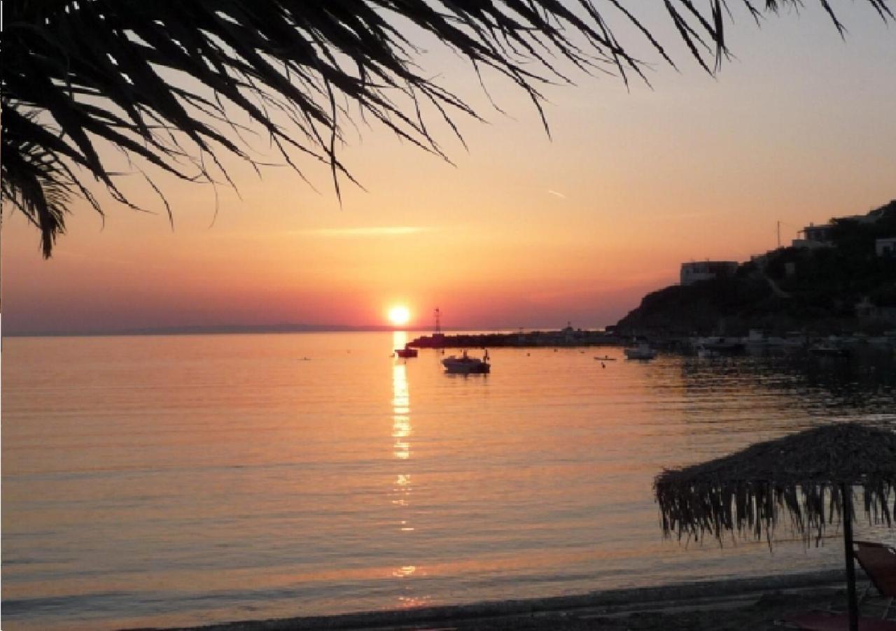 Aphrodite Hotel Syros Kini Eksteriør bilde
